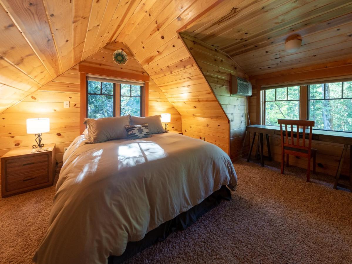 On The River Wooded Bliss Cabin Near Loloma McKenzie Bridge Εξωτερικό φωτογραφία
